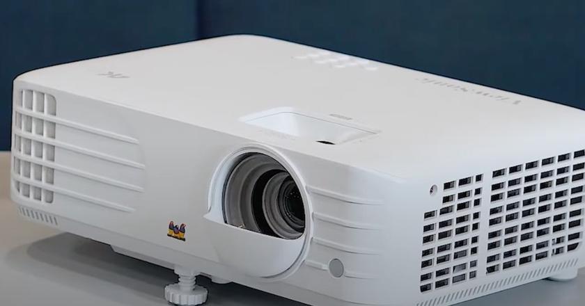 Viewsonic PX701-4K beamer 2000 euro