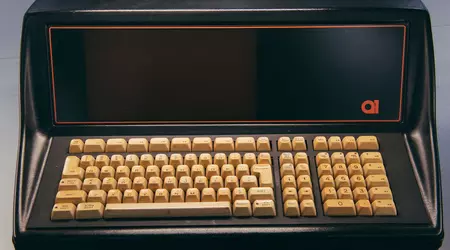 Schoonmaakbedrijf vond per ongeluk 2 van 's werelds eerste 50 jaar oude desktop computers tijdens het schoonmaken van het huis
