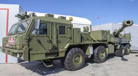 Het nieuwste Russische 2S43 Malva zelfrijdende artilleriesysteem is voor het eerst op het slagveld gezien