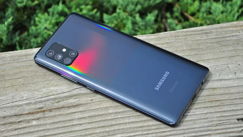 Samsung Galaxy A71 5G heeft een update ontvangen gedateerd februari 2024 