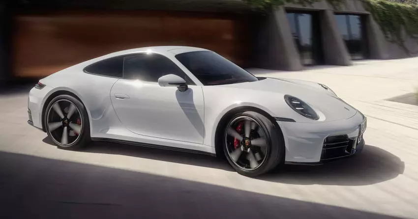 Porsche 911 Carrera S 2025 is krachtiger, maar verliest zijn handgeschakelde versnellingsbak