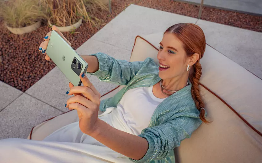 Motorola Edge 40 Neo - Dimensity 7030, 144Hz P-OLED beeldscherm, 50MP camera met OIS en IP68 waterbescherming voor €399