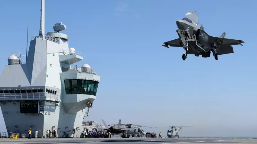 De VS verhuizen F-35 Lightning II, F-16 Fighting Falcon en F-15 Eagle gevechtsvliegtuigen naar Israël, samen met het vliegdekschip USS Gerald R. Ford.