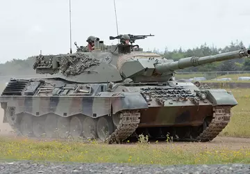 Oekraïense Leopard 1A5 weerstond een dozijn ...