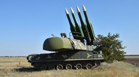 Oekraïne en de VS hebben het FrankenSAM-luchtverdedigingssysteem ontwikkeld op basis van het Buk SAM-systeem, dat RIM-7 Sea Sparrow-raketten kan lanceren.