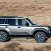 Nieuwe Toyota Land Cruiser J250 met vooraanzicht