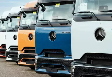 Mercedes-Benz is begonnen met de levering ...