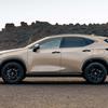Lexus NX Overtrail in de kleur Moon Desert.