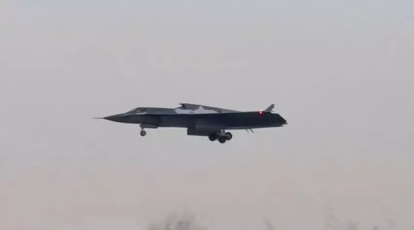 Nieuwe details over China's J-36 driemotorig vliegtuig zijn opgedoken