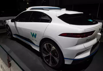 Waymo krijgt toestemming om zijn robotaxidienst ...