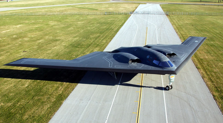 Northrop Grumman krijgt tot 7 miljard dollar om de capaciteiten van 20 B-2 Spirit nucleaire bommenwerpers uit te breiden voor een bedrag van meer dan 2,1 miljard dollar.