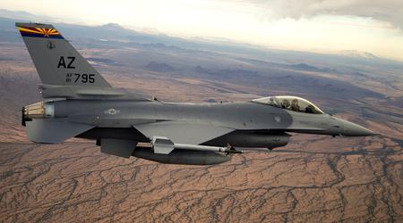 De eerste groep Oekraïense piloten heeft een trainingsprogramma over het gebruik van F-16 Fighting Falcon-gevechtsvliegtuigen in de VS afgerond