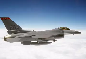 Groot-Brittannië stuurt geen gevechtsvliegtuigen naar Oekraïne