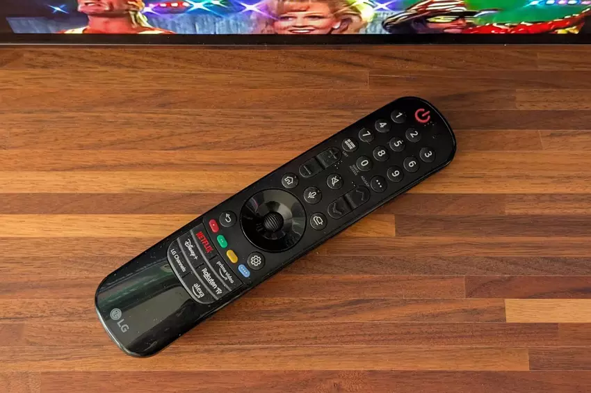 LG 42-Inch OLED evo C4 Series 4K TV voor kleine kamers