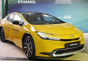 Maximum eco-vriendelijkheid: Toyota Prius PHEV omgebouwd ...