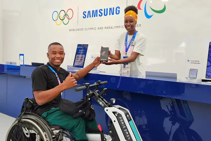 Samsung heeft 5.000 Galaxy Z Flip 6 smartphones geschonken aan deelnemers aan de Paralympische Spelen van 2024 in Parijs.