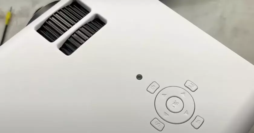 Yaber V5 beste draagbare projector voor iPhone