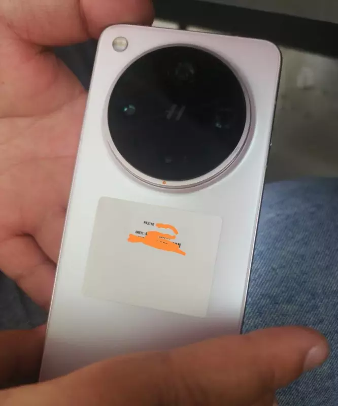 De vermeende Oppo Find X8 Ultra. Illustratie: Ice Univerce