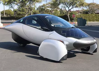 Aptera onthulde een productieklaar elektrisch voertuig ...