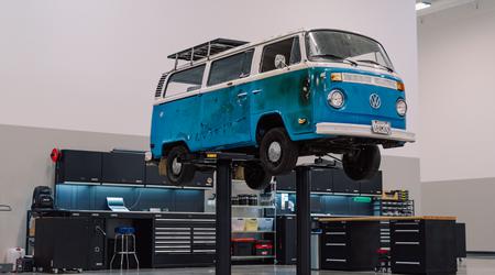 Volkswagen herstelt een oudere T2 die de Californische branden in januari 2025 overleefde
