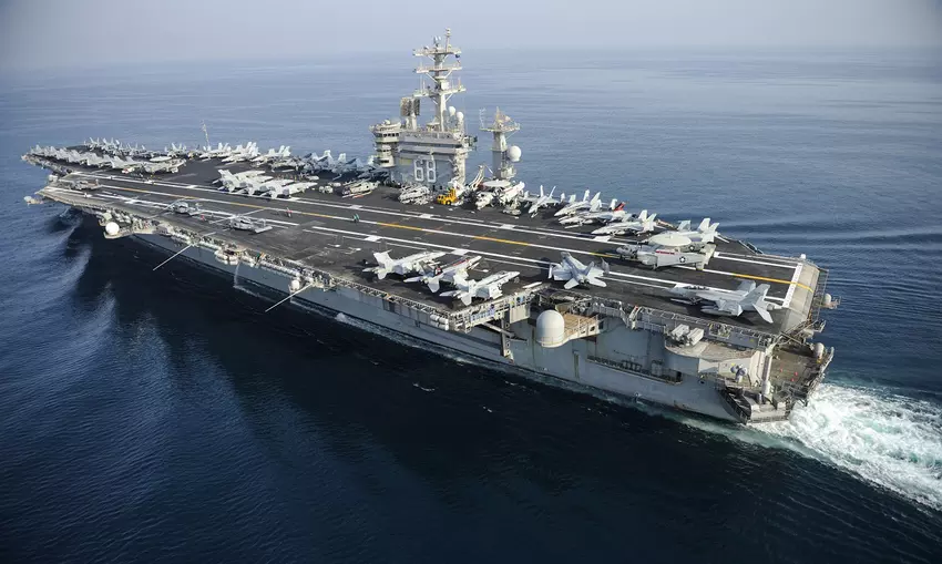 De Amerikaanse marine is begonnen met de voorbereidingen om de USS Nimitz, een van de grootste vliegdekschepen ter wereld, te slopen...