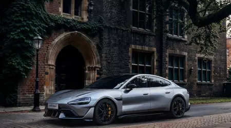 Xiaomi heeft de SU7 Ultra elektrische auto onthuld in een elegante Space Silver kleur