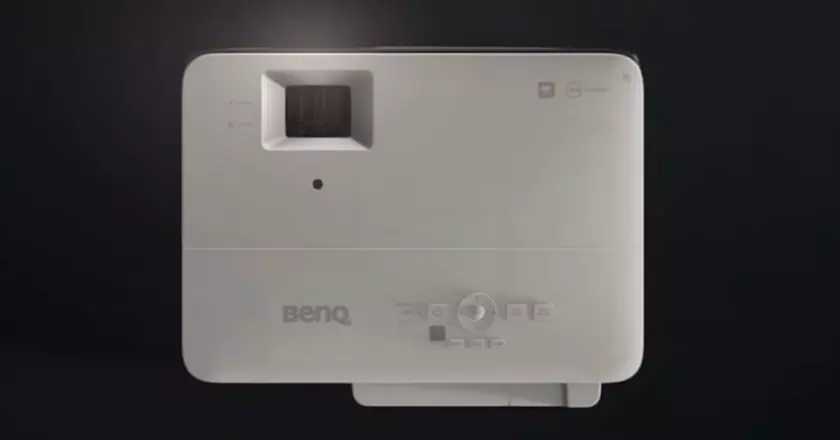 BenQ TK700STi projector voor skytrak golfsimulator