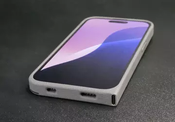 Enthousiast ingenieur's iPhone-hoesje schakelt Lightning-poort om ...