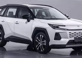 Toyota bereidt een nieuwe benzineversie van ...
