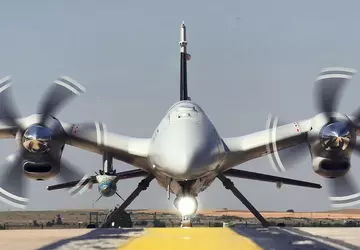 Turkije overweegt nieuwe Bayraktar Akinci-aanvalsdrones aan ...