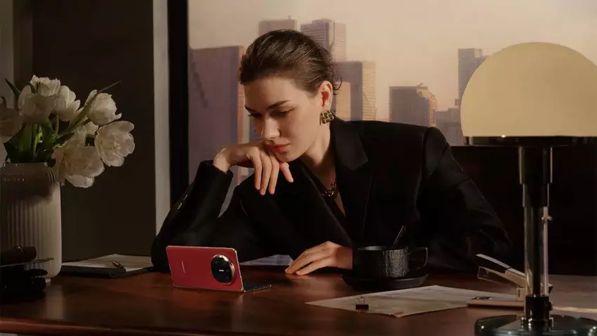 Huawei Mate X6 publiciteitsfoto