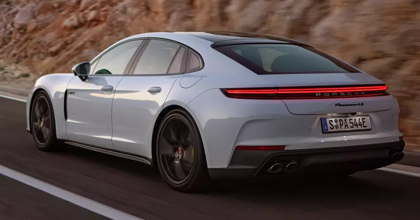Porsche onthult twee plug-in hybrides Panamera 4 E-Hybrid en 4S E-Hybrid met een bereik tot 96 km op elektrische aandrijving