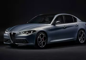 Alfa Romeo roept Giulia sedan en ...