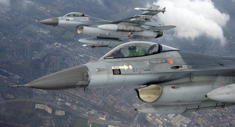 De eerste F-16 van Bulgarije malfunctioneert ...