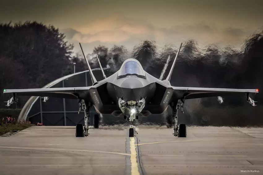 Noorwegen stuurt F-35 gevechtsvliegtuigen naar Polen om luchtruim te beschermen