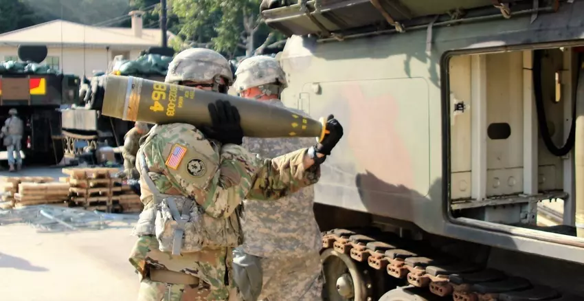 Oekraïense strijdkrachten tonen voor het eerst Amerikaanse M864 cluster artilleriegranaten