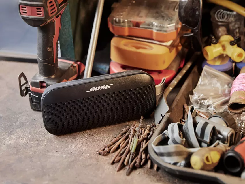 Bose Soundlink Flex op Amazon: Draadloze luidspreker met IP67-bescherming en tot 12 uur batterijduur met 20 dollar korting.