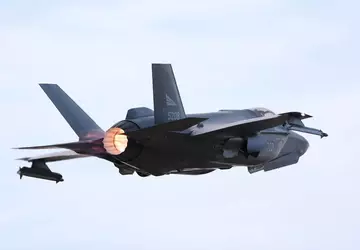 Australië koopt voor 512 miljoen dollar ...