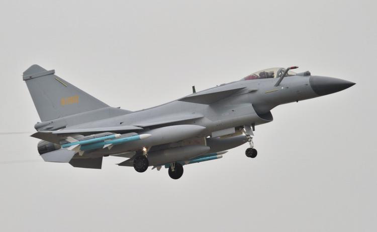 China biedt Colombia twee dozijn J-10 ...