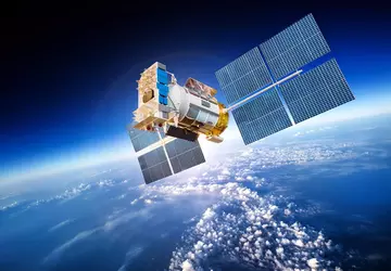 Oude Russische nucleaire afschriksatelliet valt uit ...