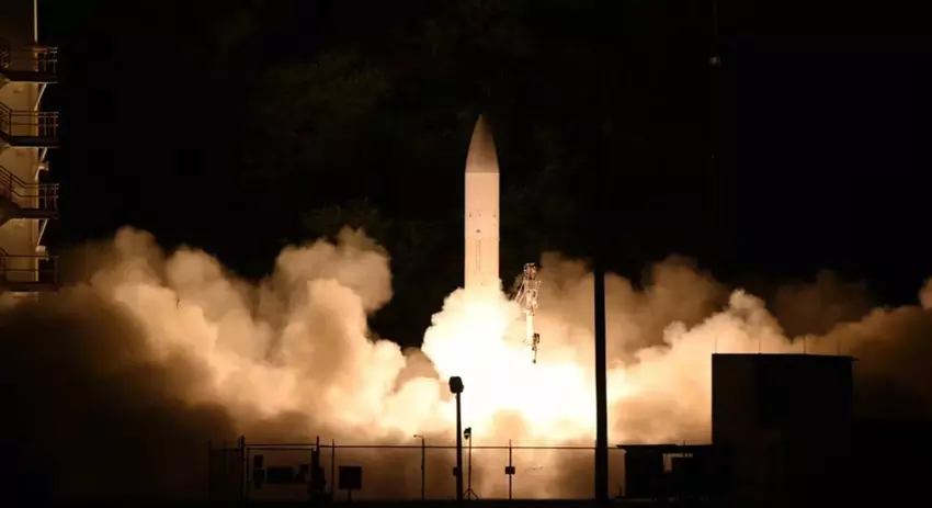 Het Amerikaanse leger dreigt in 2023 zonder hypersonisch LRHW-wapen te zitten met een Dark Eagle-raket.