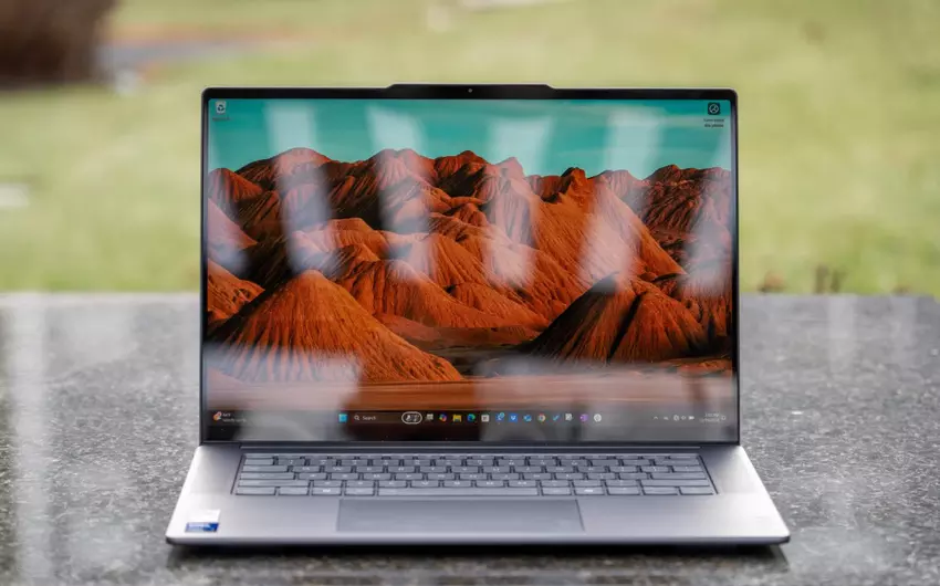 Lenovo Slim7i vs Apple MacBook Air M4