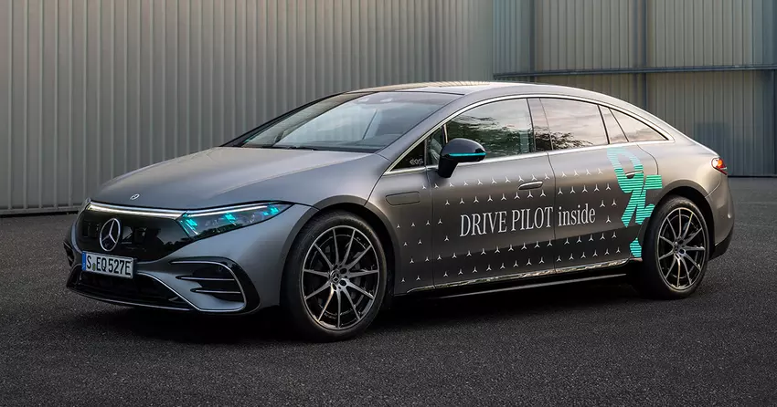 Turquoise lichten: Mercedes-Benz is toegelaten in Duitsland