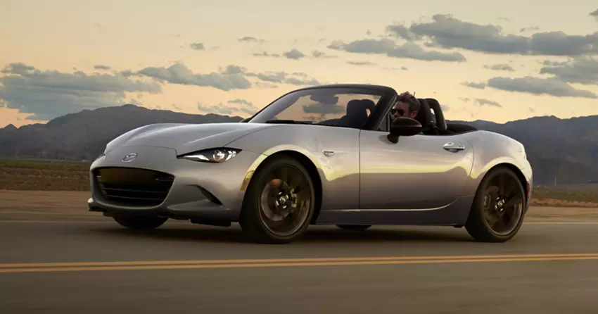 De nieuwe Mazda MX-5 krijgt een grotere benzinemotor en "mechanics"