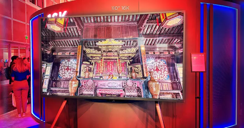 BOE onthult 's werelds eerste 16K-scherm met 110" diagonaal