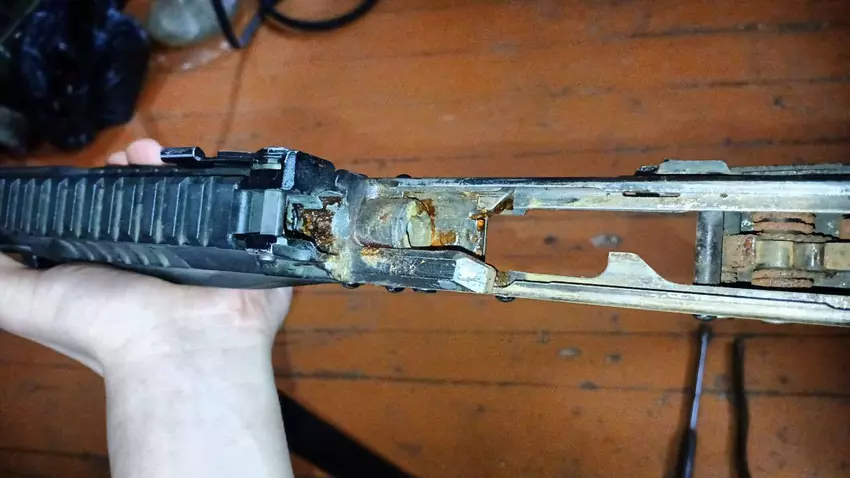 Russische militaire propagandisten gaan in de aanval: AK-12 bleek "roestige rommel" te zijn