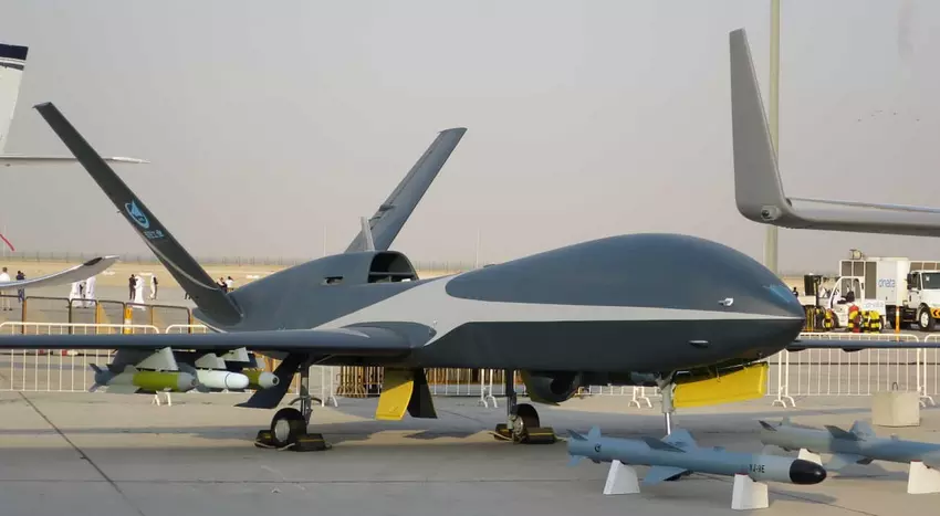 China's gigantische WZ-7 Soaring Dragon drone met een kruissnelheid van 750 km/u, die de Amerikaanse RQ-4 Global Hawk kopieert, is de identificatiezone van de Taiwanese luchtverdediging binnengedrongen.
