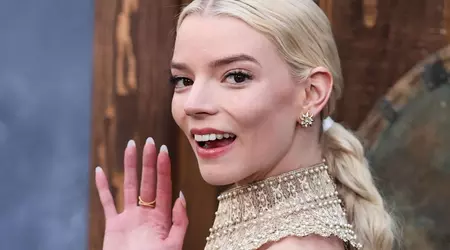 Actrice Anya Taylor-Joy kon geen selfies nemen met een fan omdat ze haar Android-smartphone niet kon bedienen (video)