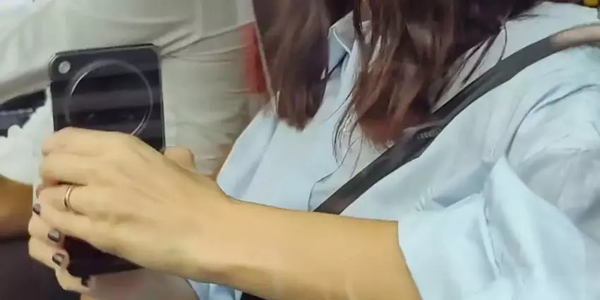 OnePlus Open gaat naar Bollywood: de opvouwbare smartphone wordt al gebruikt door een beroemde Indiase actrice