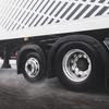 Volvo FH Aero Electric trekker in beweging